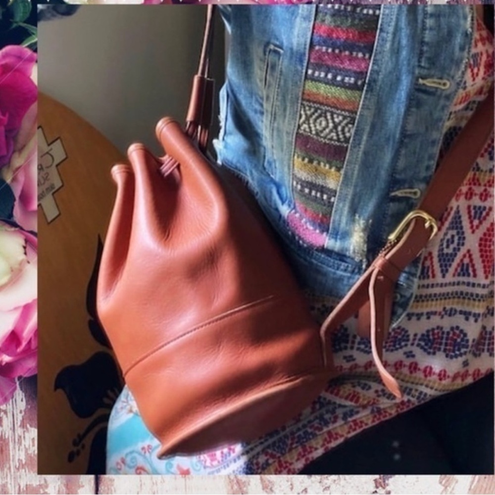 VINTAGE COACH RARE BIXBY CROSSBODY BACKPACK SLING BUCKET BAG BRITISH TAN 9984 - Picture 6 of 17